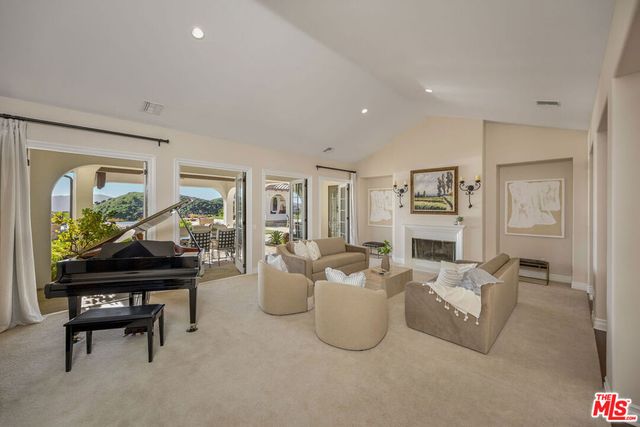 25420 Prado De Azul, Calabasas, CA 91302