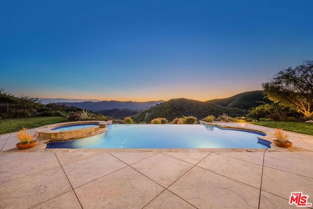 25420 Prado De Azul, Calabasas, CA 91302