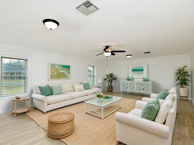 304 Winder Rd, Thibodaux, LA 70301