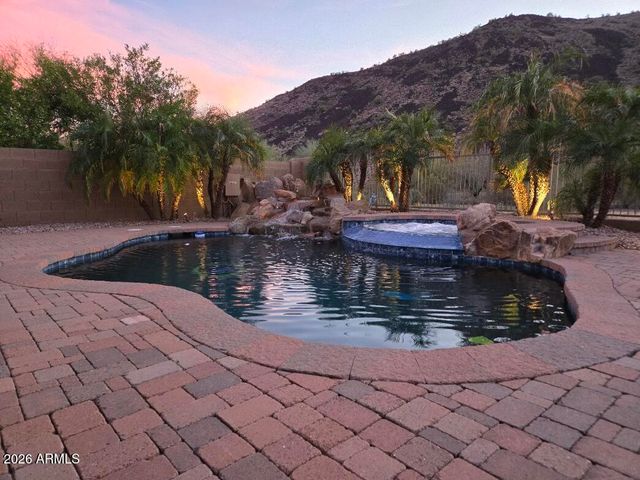 26216 N 56TH Drive N, Phoenix, AZ 85083