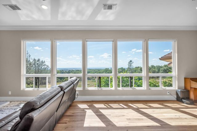 1680 Winding Oak Ln, El Dorado Hills, CA 95762