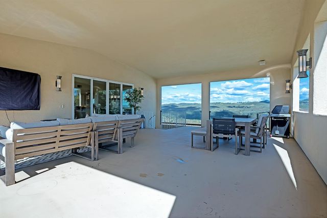 1680 Winding Oak Ln, El Dorado Hills, CA 95762