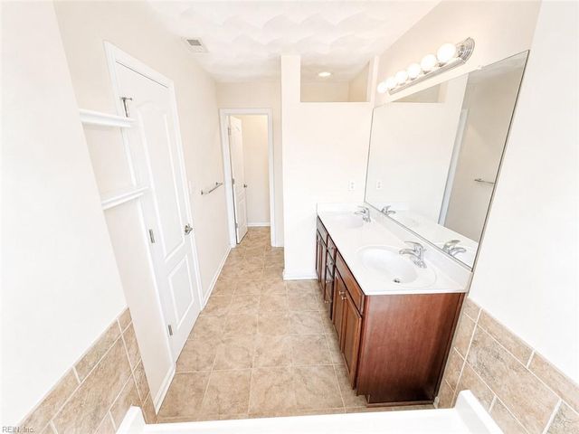 29 Frazier CT, Hampton, VA 23666