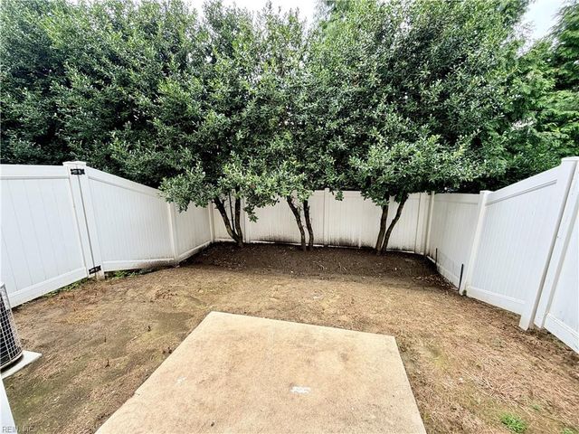 29 Frazier CT, Hampton, VA 23666