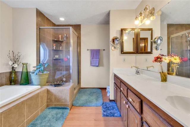 1112 Walnut Court, Moore, OK 73160