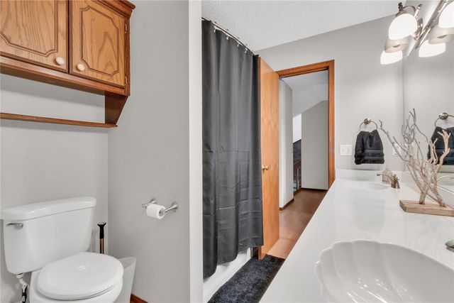 1112 Walnut Court, Moore, OK 73160