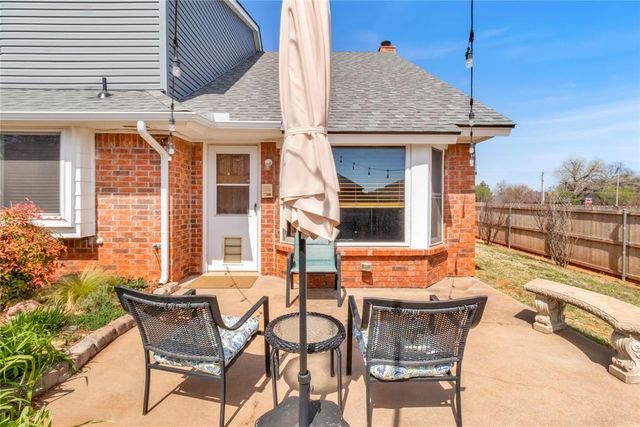 1112 Walnut Court, Moore, OK 73160