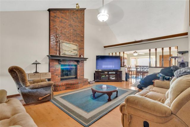 1112 Walnut Court, Moore, OK 73160