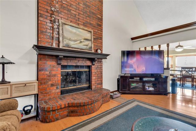 1112 Walnut Court, Moore, OK 73160