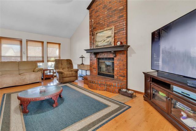 1112 Walnut Court, Moore, OK 73160