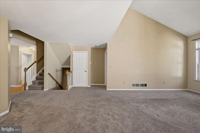 1314 LINDENWOOD LN, Easton, PA 18040