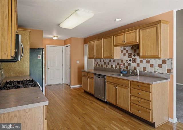1314 LINDENWOOD LN, Easton, PA 18040