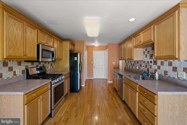 1314 LINDENWOOD LN, Easton, PA 18040