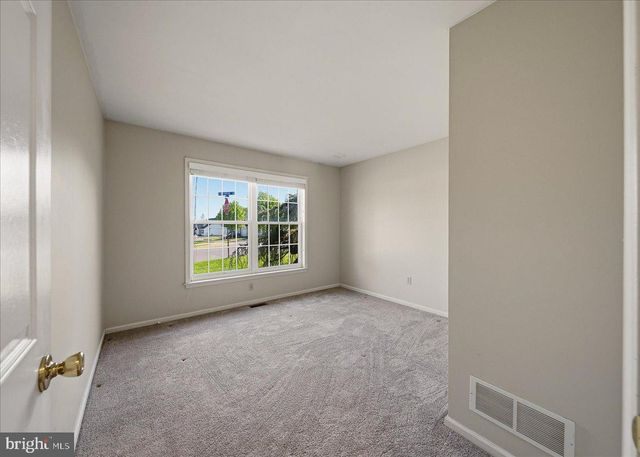 1314 LINDENWOOD LN, Easton, PA 18040