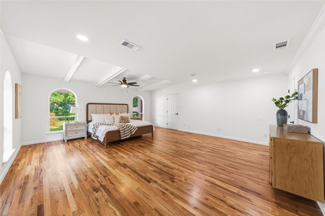 3905 Shady Valley Drive, Arlington, TX 76013