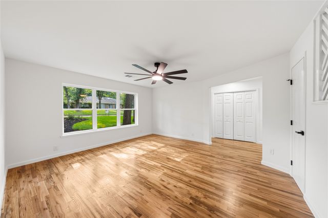 3905 Shady Valley Drive, Arlington, TX 76013