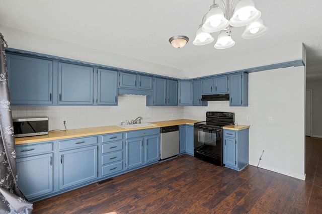 3716 N Athenian Ct, Wichita, KS 67204