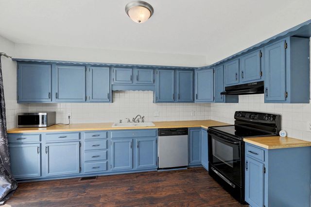 3716 N Athenian Ct, Wichita, KS 67204