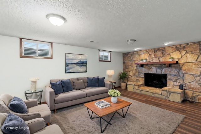 3716 N Athenian Ct, Wichita, KS 67204