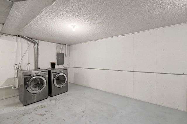 3716 N Athenian Ct, Wichita, KS 67204