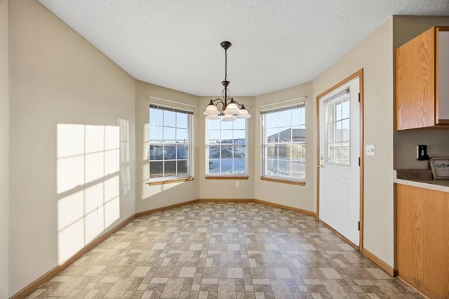 334 30th Street N, Moorhead, MN 56560