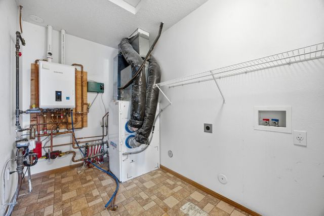 334 30th Street N, Moorhead, MN 56560