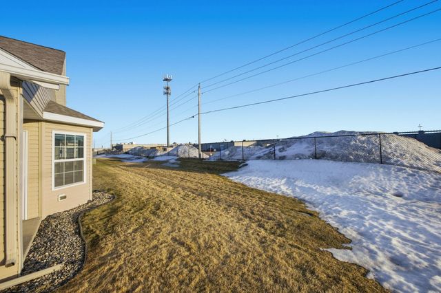 334 30th Street N, Moorhead, MN 56560