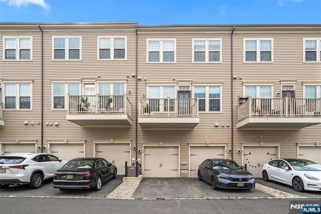 57 Leahy Drive, Wood Ridge, NJ 07075