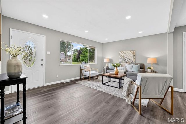 175 Francisca Drive, Florissant, MO 63031