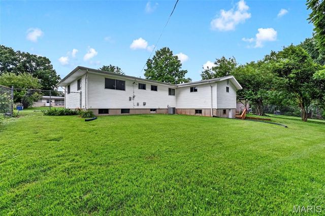 175 Francisca Drive, Florissant, MO 63031