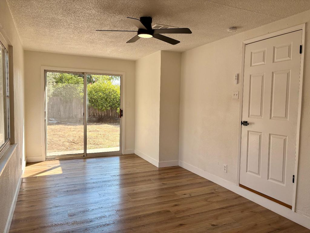 Image 13 of property listing at 4404 Buckingham Way, Fresno, CA 93726