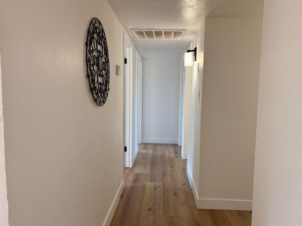 Image 6 of property listing at 4404 Buckingham Way, Fresno, CA 93726