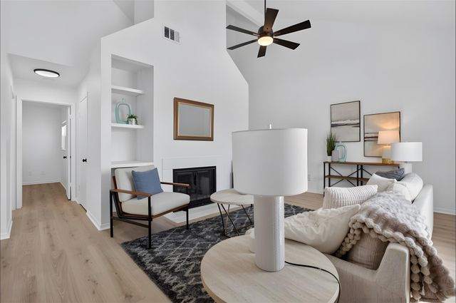 923 E 41st ST 210, Austin, TX 78751