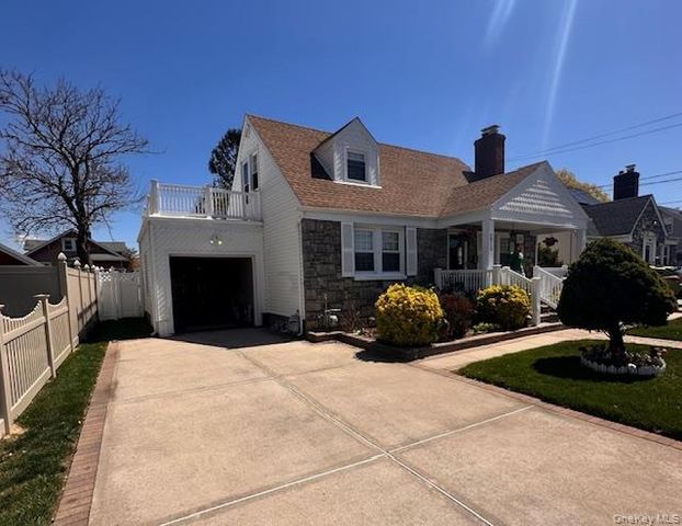 2915 Tulip Avenue, Baldwin, NY 11510