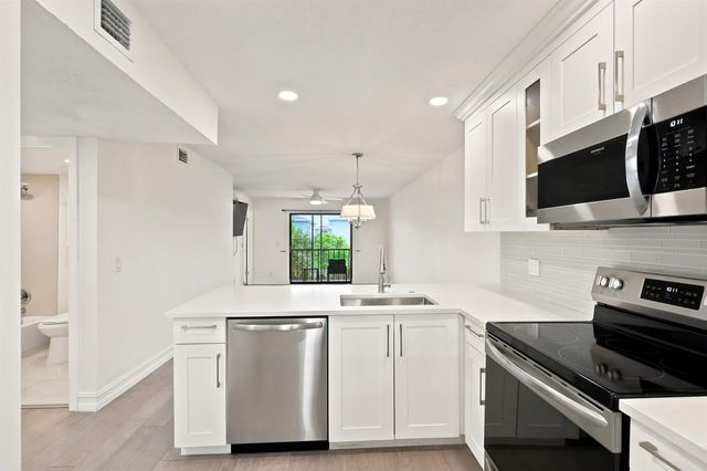 7209 Golf Colony Court, Lake Worth, FL 33467