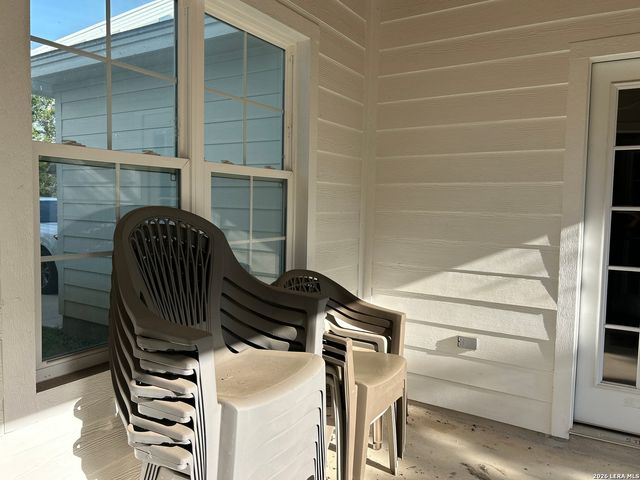 968 Marlys Ave, Canyon Lake, TX 78133