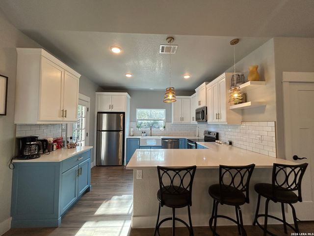 968 Marlys Ave, Canyon Lake, TX 78133