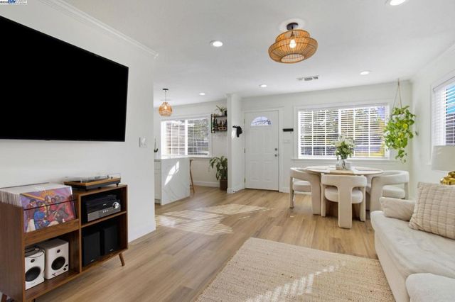 1320 Ventura Ave, Livermore, CA 94551