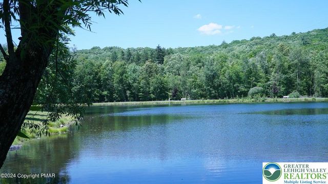 6271 Decker Road, Pike, PA 18324