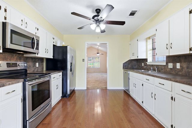 506 Parkway Place Drive, Little Rock, AR 72211