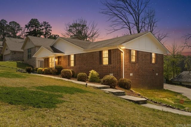 506 Parkway Place Drive, Little Rock, AR 72211