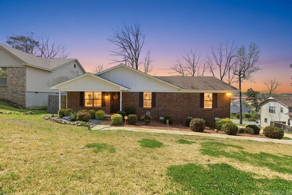 506 Parkway Place Drive, Little Rock, AR 72211