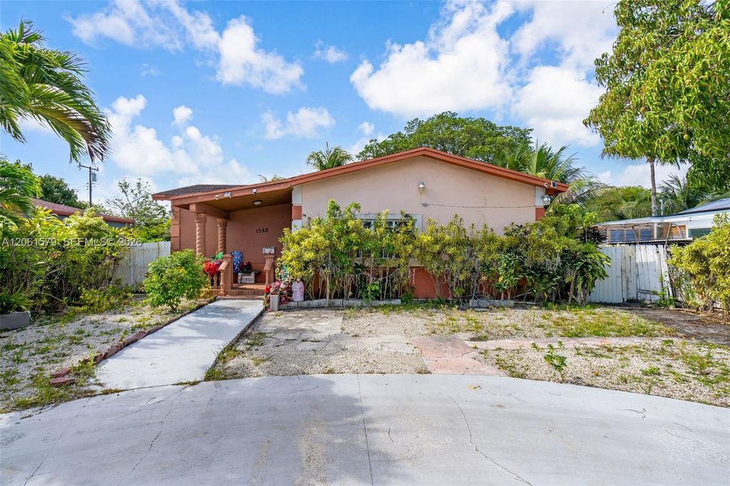 1320 NE 135th St, North Miami, FL 33161