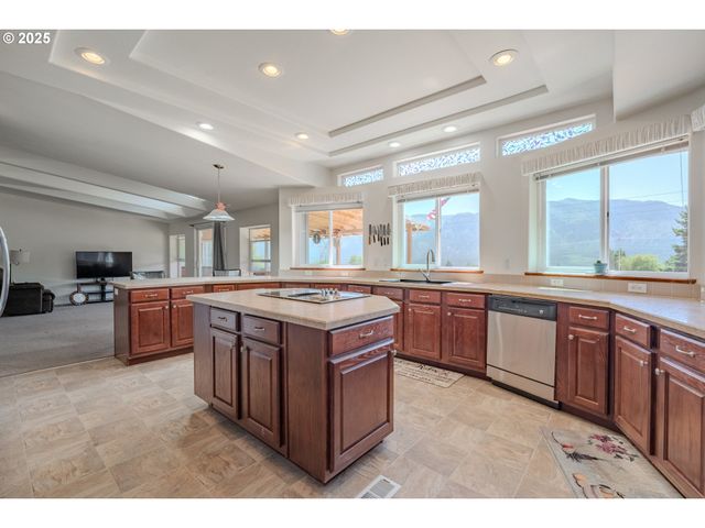 271 OLD AIRPORT Rd, Carson, WA 98610