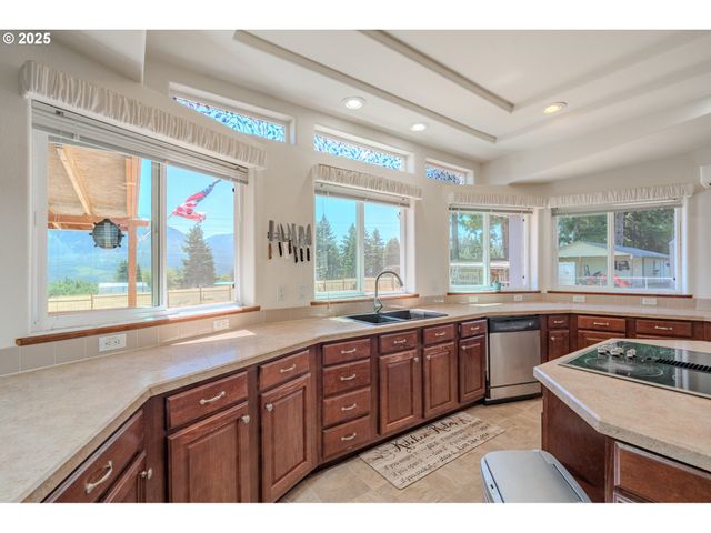 271 OLD AIRPORT Rd, Carson, WA 98610