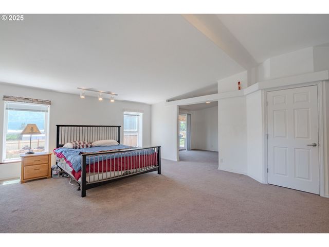 271 OLD AIRPORT Rd, Carson, WA 98610