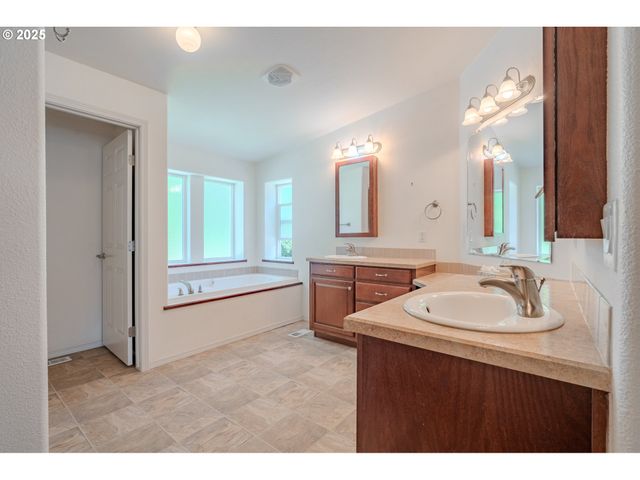 271 OLD AIRPORT Rd, Carson, WA 98610