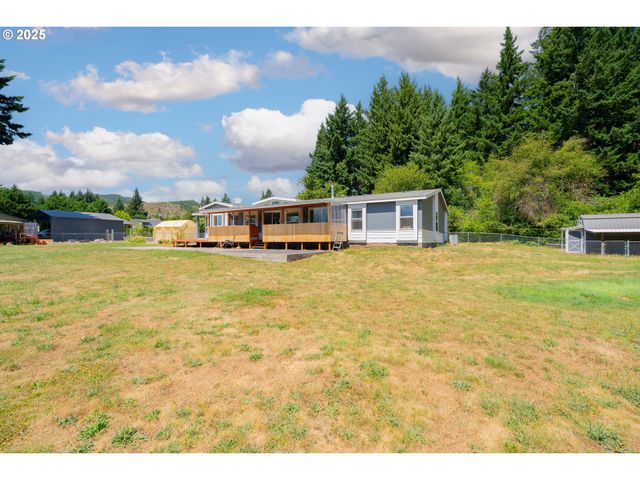 271 OLD AIRPORT Rd, Carson, WA 98610