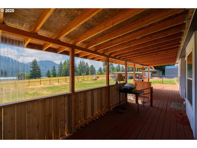 271 OLD AIRPORT Rd, Carson, WA 98610