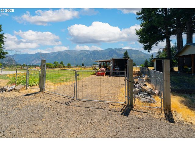 271 OLD AIRPORT Rd, Carson, WA 98610